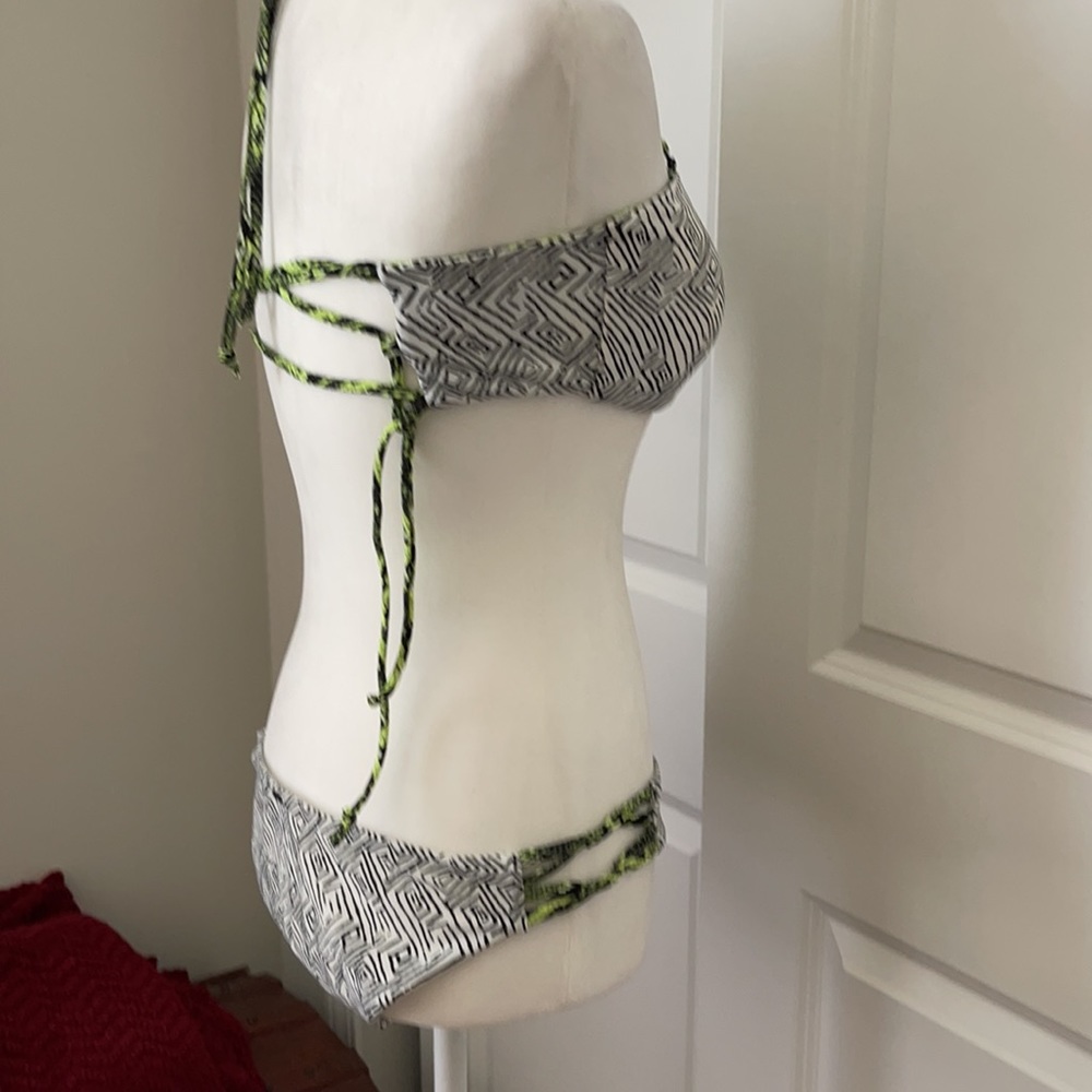 Reversible Valcom bikini - Picture 2 of 5